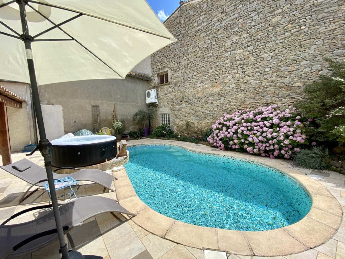 11G2555 - La Piscine_1