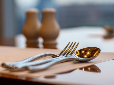 TABLE RESTAURANT