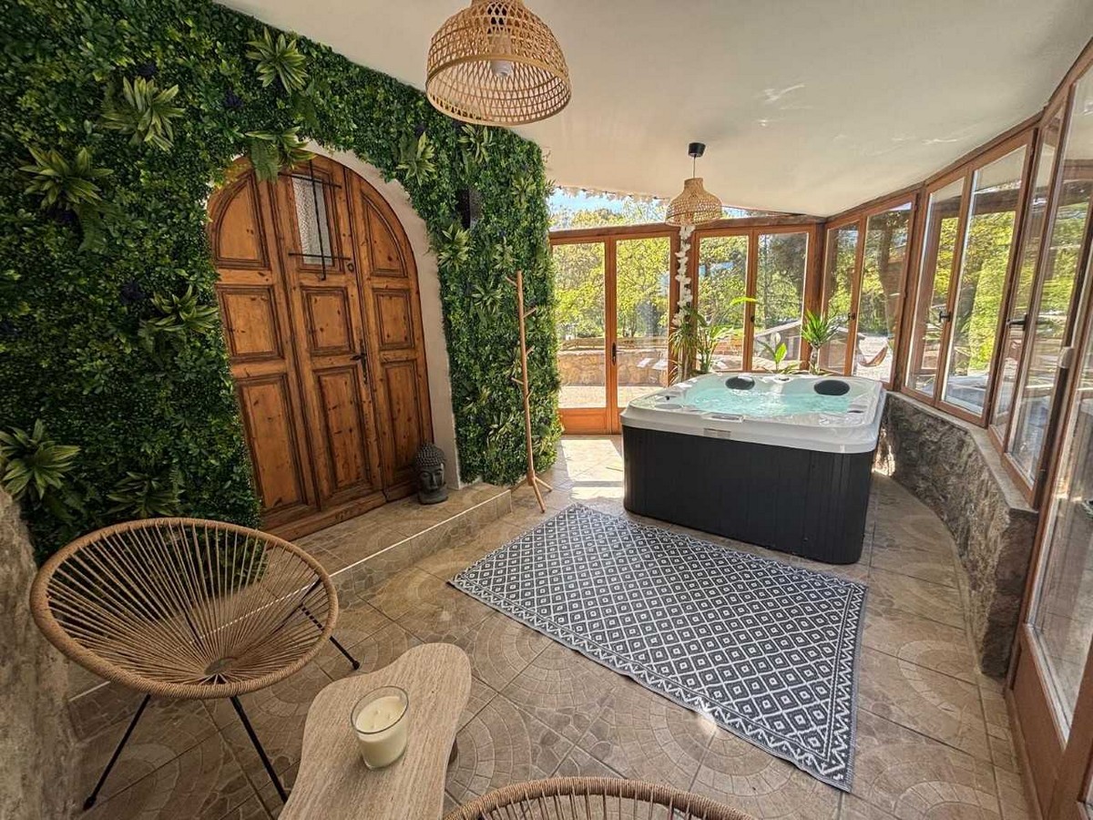 PARENTHESE SUSPENDU JACUZZI