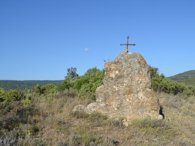 Rieux-en-val Pierre droite Menhir